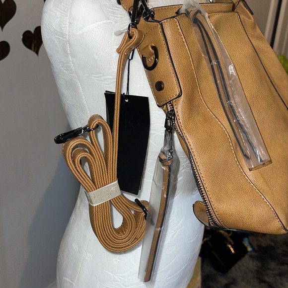 Nwt Realer cross body bag - Picture 4 of 12